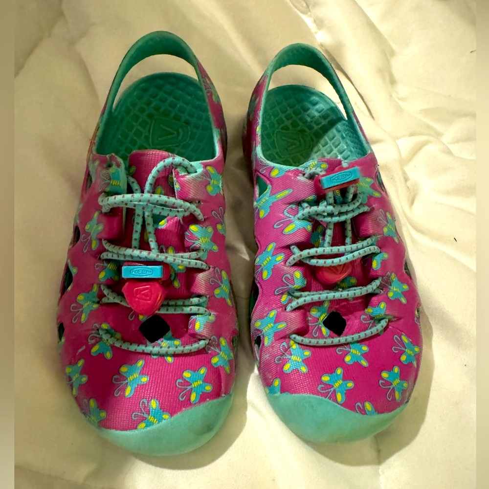 Keen girls size 12 water shoes, great condition